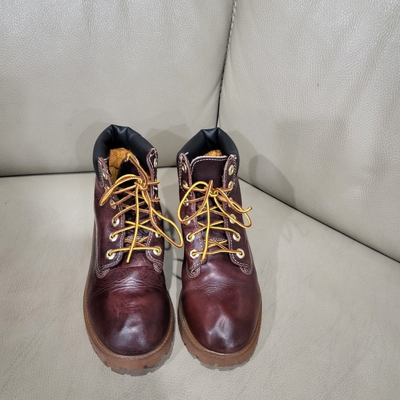 Big Boys Timberland boots, Size 4, Color  brown Like New - Picture 6 of 7